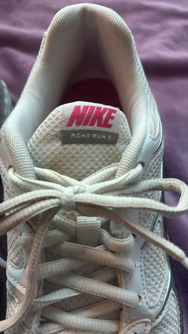 Nike Reax Women’s Run 5 Size 8 Sneakers - Image 8