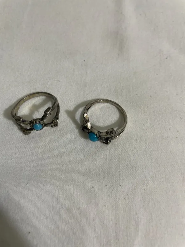 Silver Tone Fashion Jewelry Turquoise Arrow Wrap Rings Size 4 Lot of 2 - Image 4