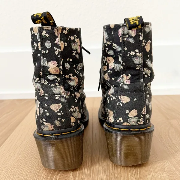 Dr. Martens Lynn Floral Fabric Heeled Lace Up Combat Boot US 6 - Image 4