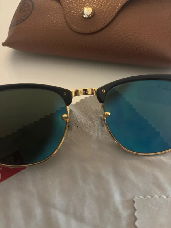 Ray-Ban Clubmaster Black and Gold Classic Sunglasses - Image 5