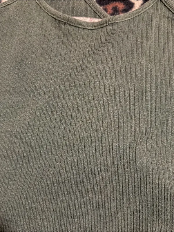 brandy melville lorene forest green ribbed tank top - Image 4