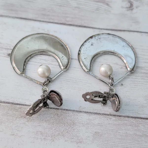 Vintage Clip On Earrings Very Large Black & Faux Pearl Dangle - Condition Issues - Image 7