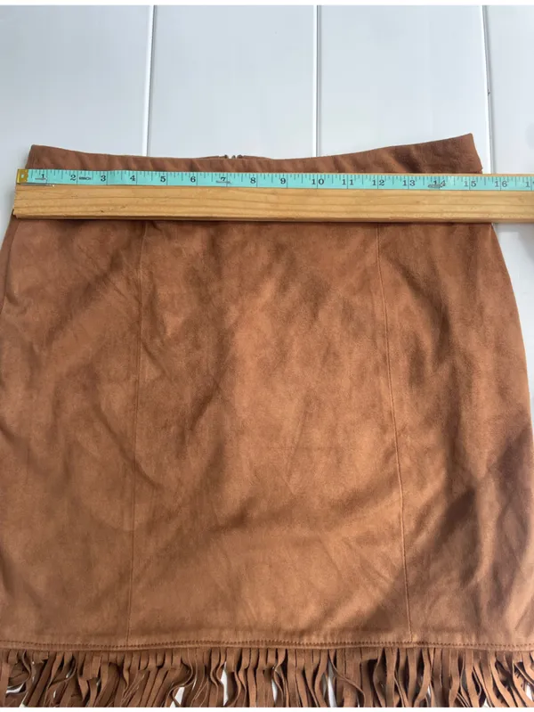 Chelsea & Theodore Faux Suede Fringe Skirt, Size M - Image 4