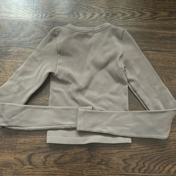 Aritzia Sunday Best Seamless Ribbed Top - Image 4