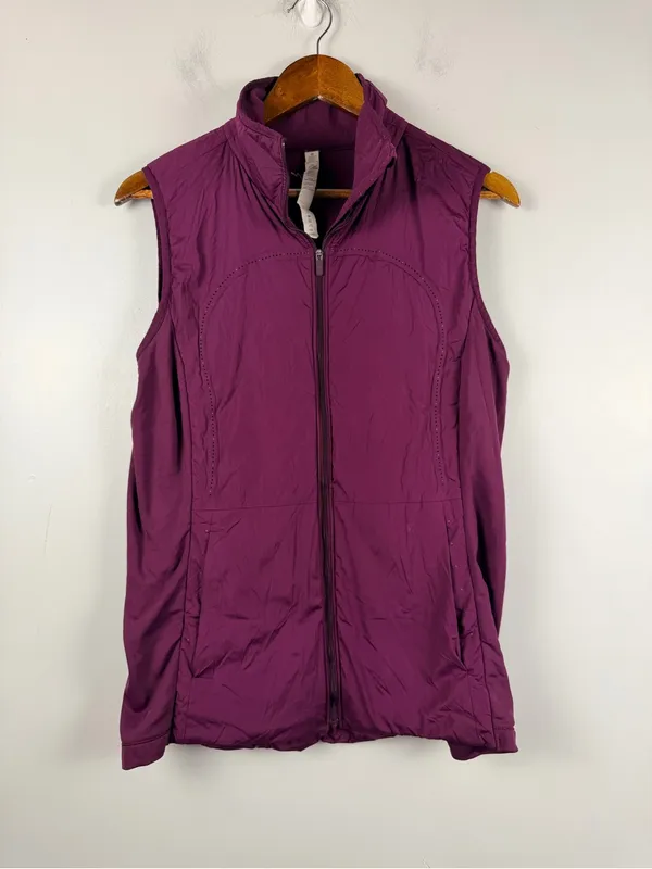 Lululemon Run For Cold Vest in plum size 12 - Image 4