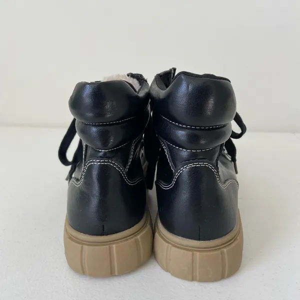 Universal Threads NWOT women’s black cream Kimber Sherpa tongue boots size 6.5‎ - Image 3
