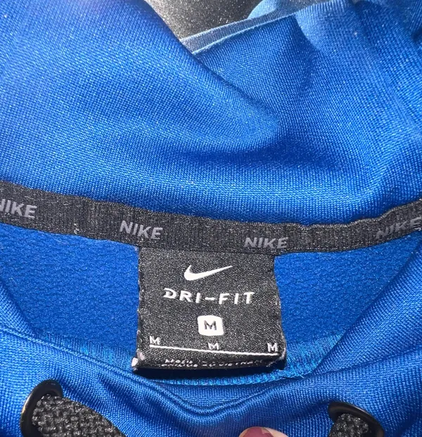 Men’s Nike Dri-Fit hoodie Med - Image 4