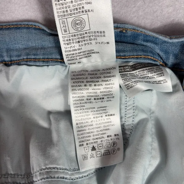Levi's 311 Shaping Skinny Jeans Women's 34 Light Wash Stretch Denim Minimalist - Image 12