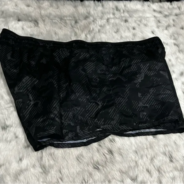 Reebok XL Black and Tan Women's Shorts 2 pc - Image 6