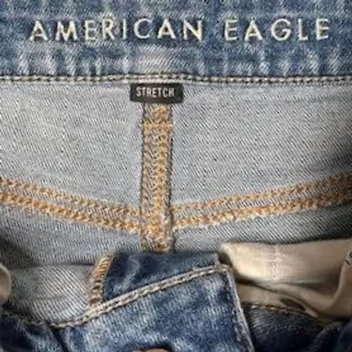 American Eagle Mom Straight Jean Distressed‎ Size 6 Blue - Image 3