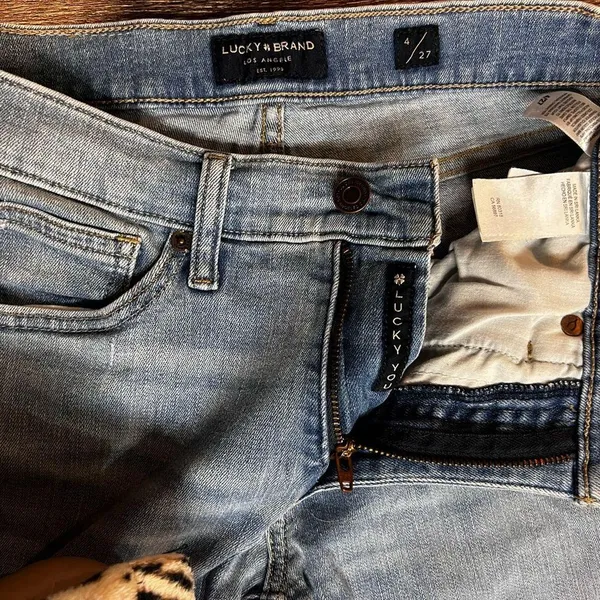 Lucky Brand Mid Rise Crop Ava Light Wash Jeans, Size 4 - Image 10