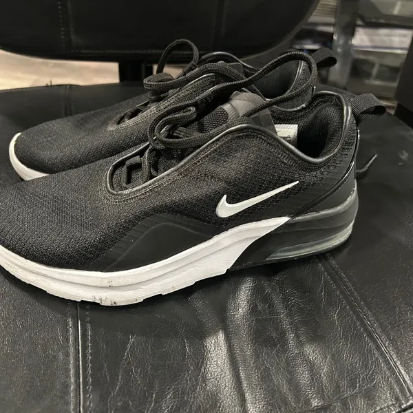 Nike Black and White Sneakers - Image 6