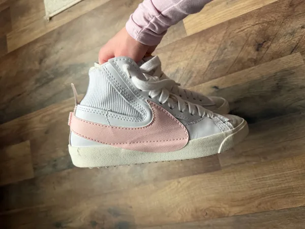 nike shoes  - Image 4