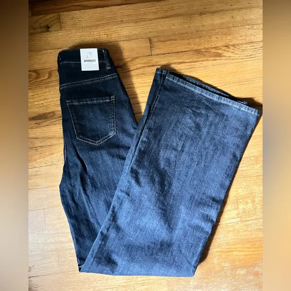 Boutique Wide Leg Jeans size 3/26 Aphrodite Brand NWT - Image 4
