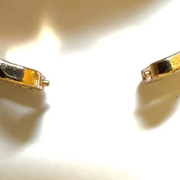 Gold tone link hinged bracelet - Image 10