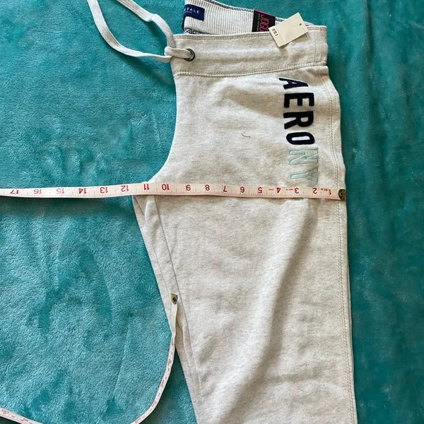 Aeropostale Women’s Cream Fleece Joggers - Image 6