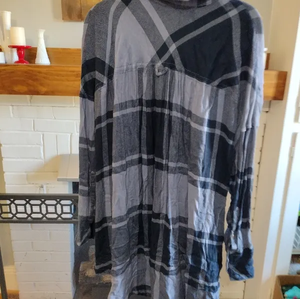 Free People oversized plaid button down - Image 3