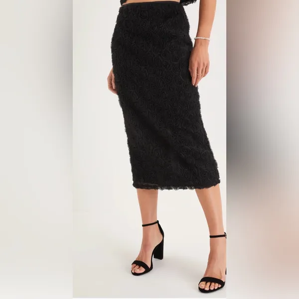 Lulu’s Luxurious Energy Black Tulle Rosette High-Waisted Midi Skirt in Black - Image 11
