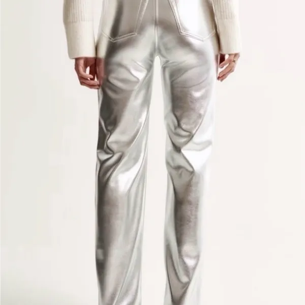 Abercrombie & Fitch 90's Straight Ultra High Rise Vegan Leather Pants Silver‎ 28 - Image 4