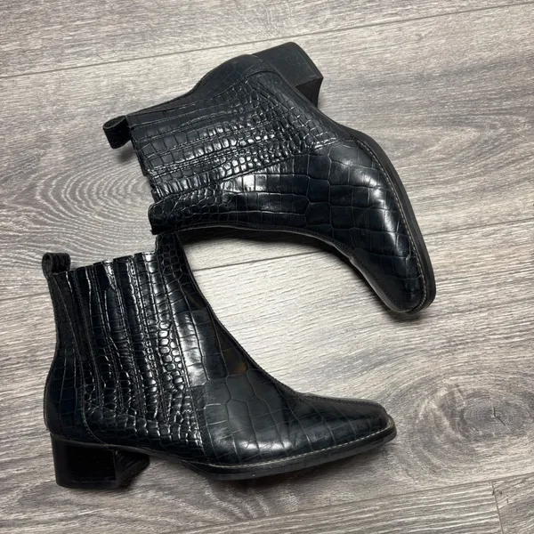 Trotters Black Croc Embossed Booties Square Toe Side‎ Zip Block Heel Size 5M - Image 3