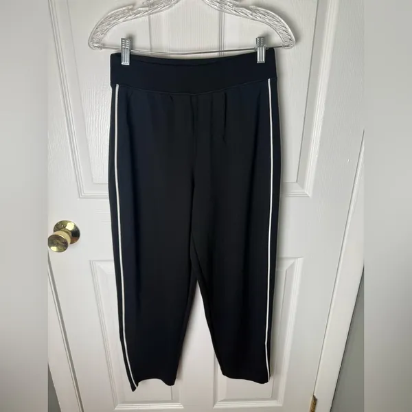 Spanx AirEssentials Pique Carrot Leg Pants in Black S - Image 2