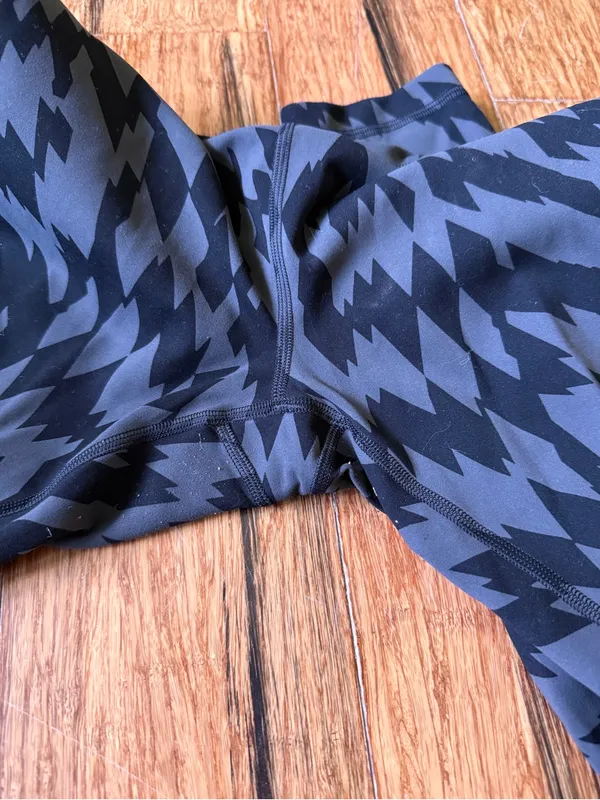 Lululemon Zig Zag Printed Legging - Image 3