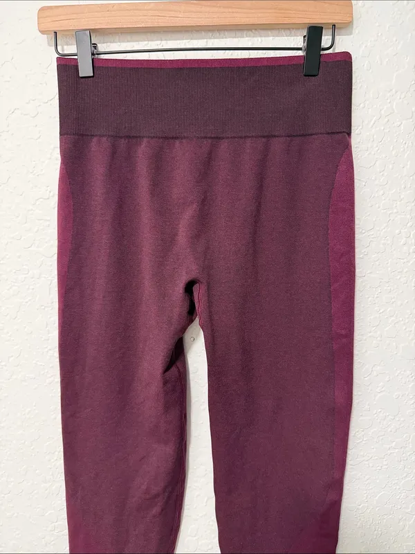 PINK Victoria's Secret Maroon Seamless Leggings Size Large - Image 5
