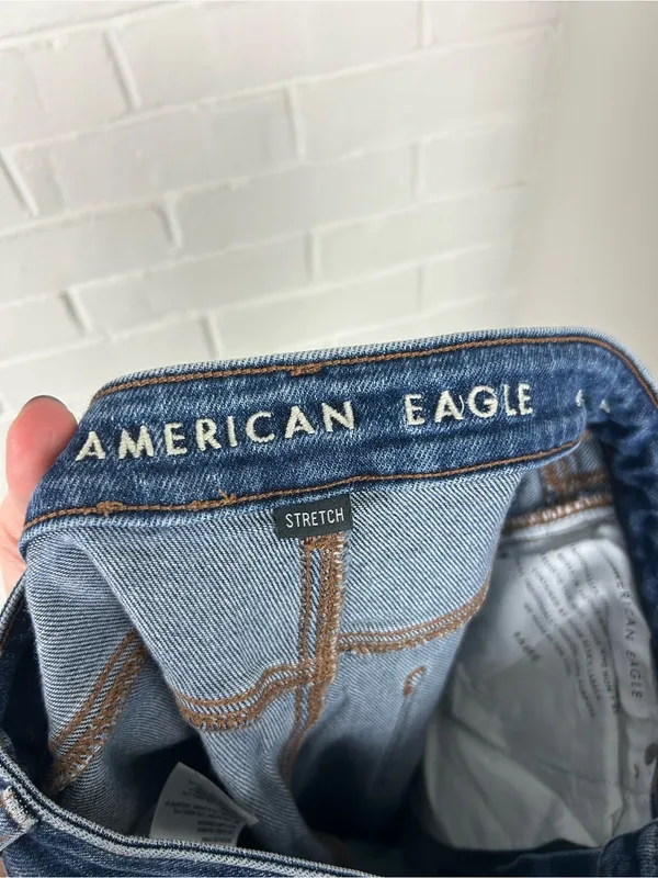American Eagle Distressed Mom Jeans Size 4 - Image 2