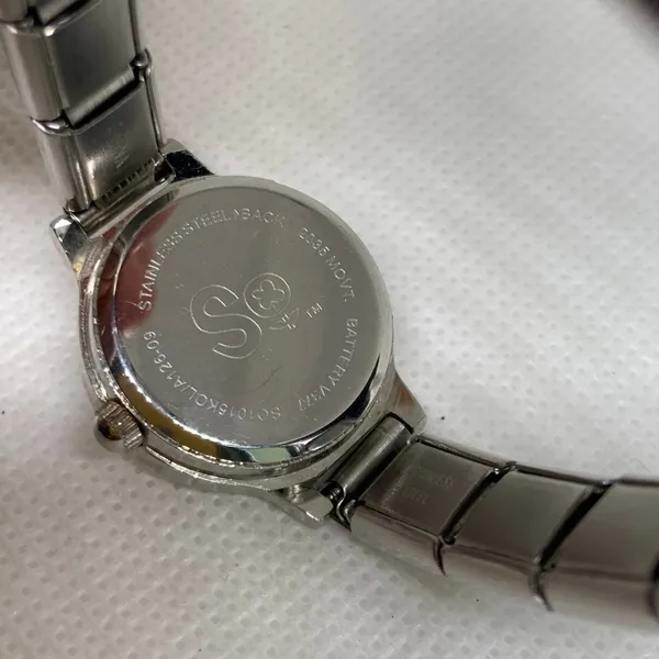 Women’s quartz analog watch 22mm round case stretch band size 6.5” running - Image 5