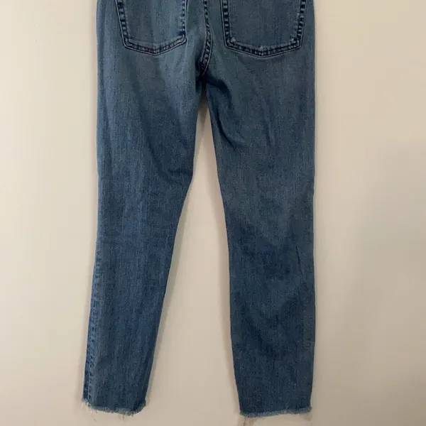 J. Crew Blue Vintage Crop Ankle Length Jeans Structured Cotton Distressed Denim. - Image 8