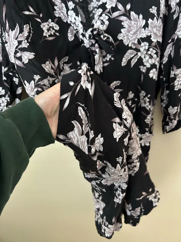Spiritual Gangster black and white floral kimono - Image 6