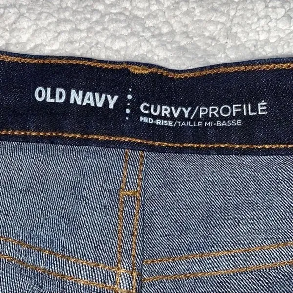 Old Navy Mid-rise Flare Jeans (Size 6) - Image 6