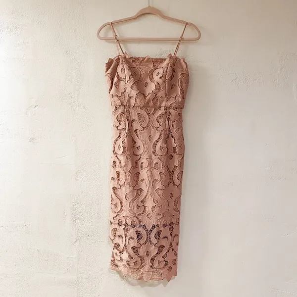 Bardot Lina Lace Midi Dress in Pink Rose Size 4 - Image 2