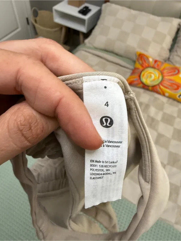 lululemon‎ Softstreme Scoop-Neck Bra in Mojave Tan size 4 - Image 4