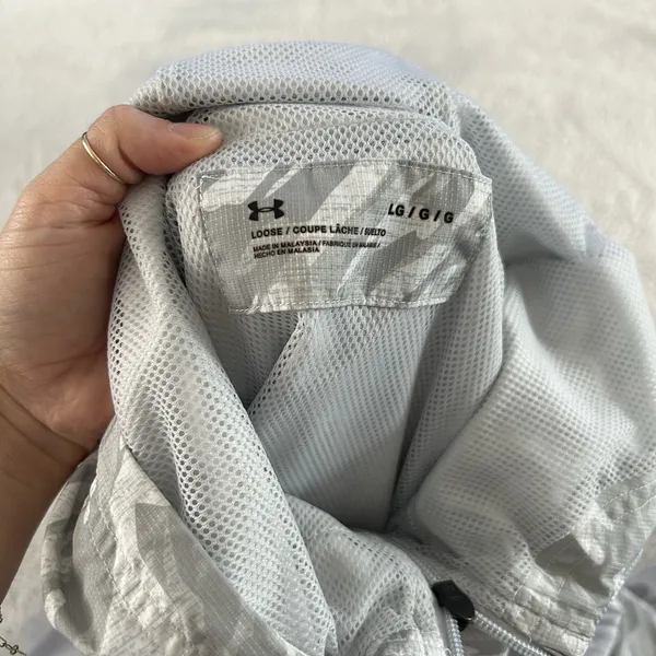 Under Armour Women's Sz L Gray Camo Windbreaker Anorak Jacket Athleisure Luxe - Image 5
