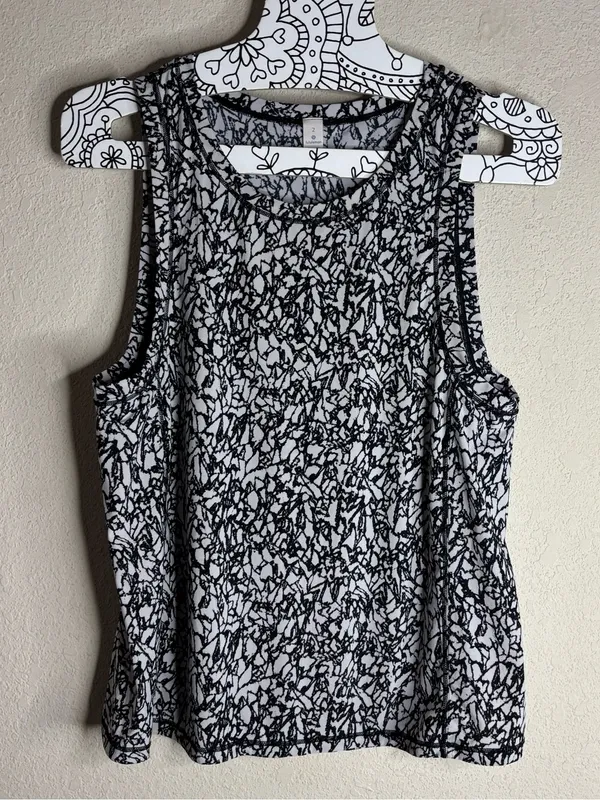 Lululemon Sole Training Tank Ice Breaker White Black size 2 - Image 2