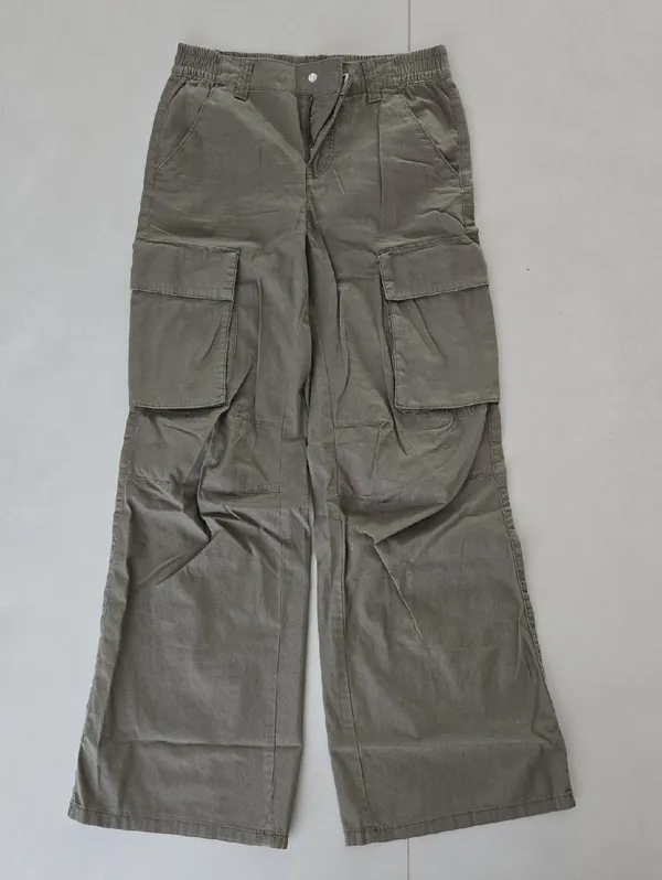 H&M Woman's Cargo Wide Leg Pants in Olive Size 0 - Image 2