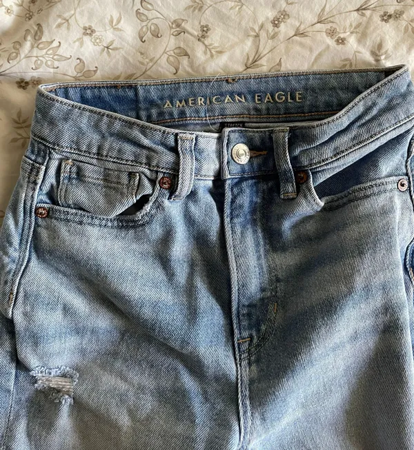American Eagle Ripped Light Wash Mom Jeans - Image 3