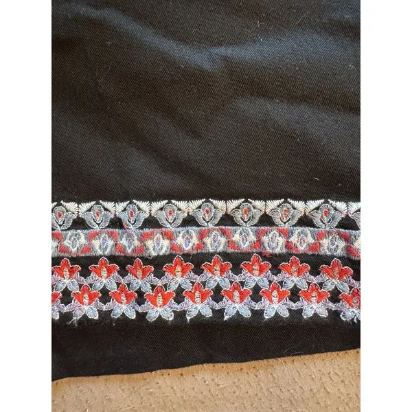 Loft Black Cotton Blend Shorts Size 6 Embroidery Trim - Image 4