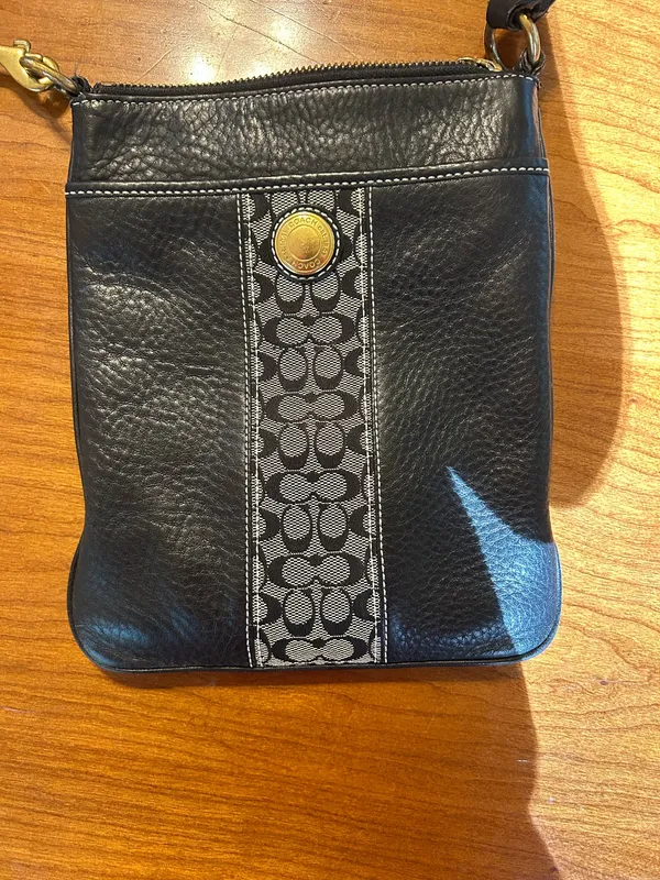 Coach Vintage Black Pebbled Leather & Signature Monogram Canvas Stripe Swingpack Crossbody Bag M0693-10796 - Image 2