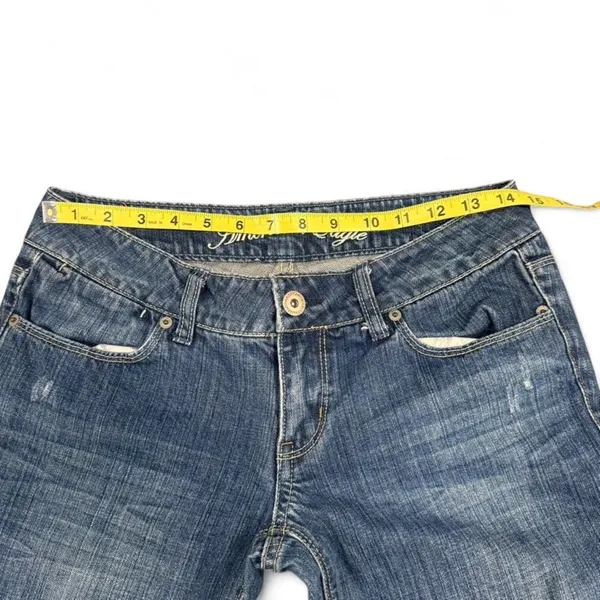 American Eagle Vintage Y2K Low-Rise Light Wash Distressed Straight Leg Jeans - Image 5