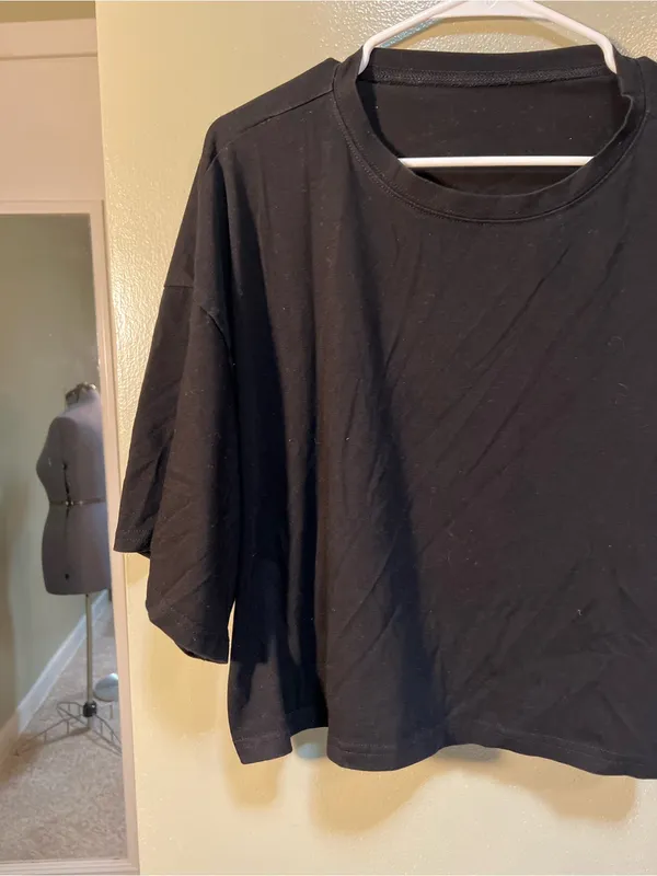 Women’s Size XXL Cropped T-Shirt Drop Half Sleeves Solid Black Crewneck M2H045 - Image 3