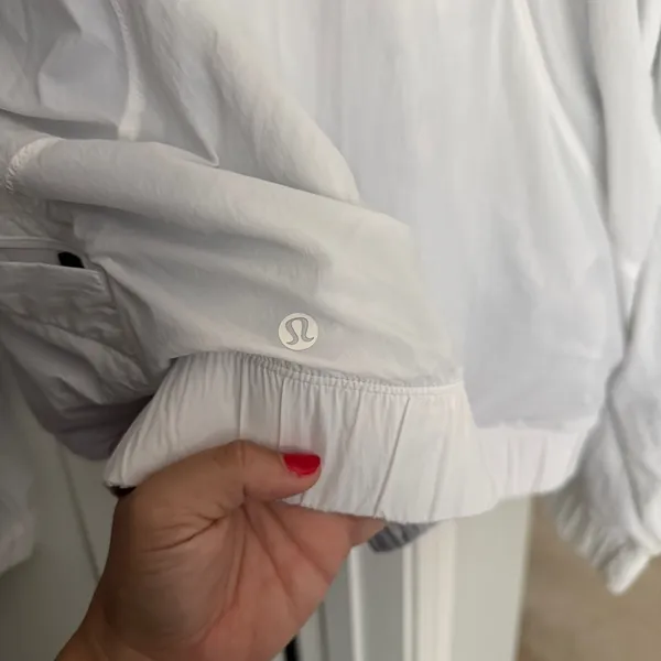 Lululemon Bombs Away‎ Jacket White City Breeze reversible zip front gray - Image 8