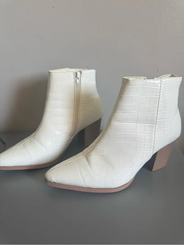Forever 21 White Croc-Textured Ankle Booties with Block Heel - Image 2