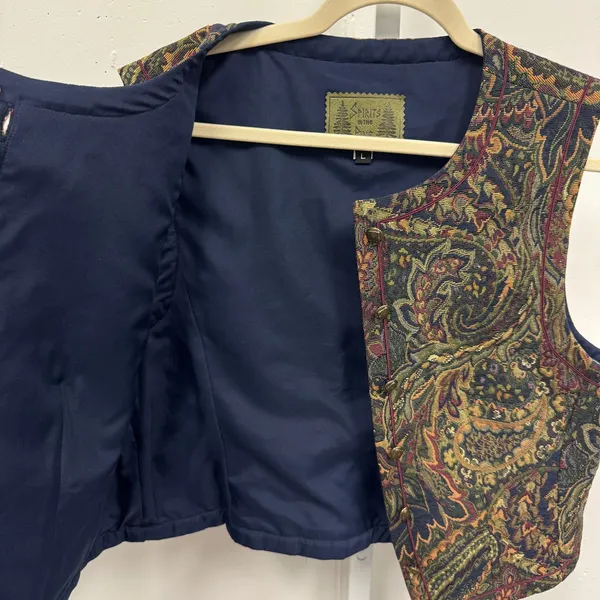 Vintage Spirits in the Pine Women's Tapestry Boho Paisley Button Vest‎ Large - Image 3