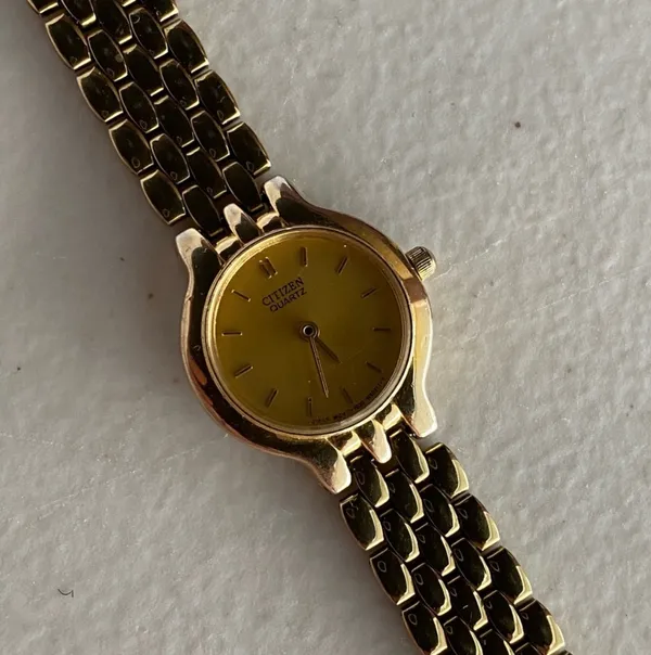 s Quartz Watch Panther Bracelet Gold Toned - Image 9