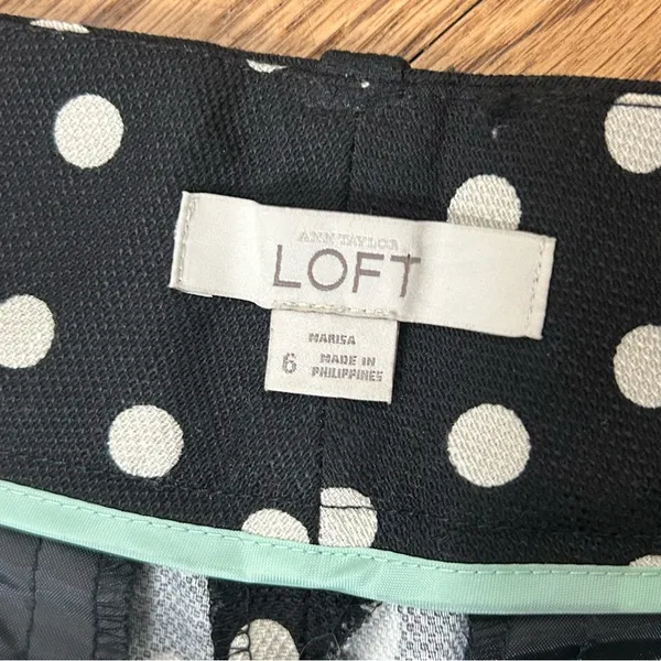 LOFT | Black & White Polka Dot Textured Shorts Size 6 - Image 4