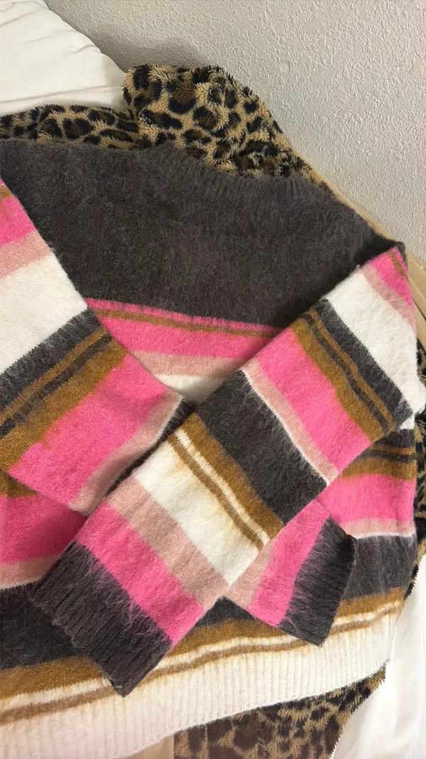 Boutique sweater - Image 3