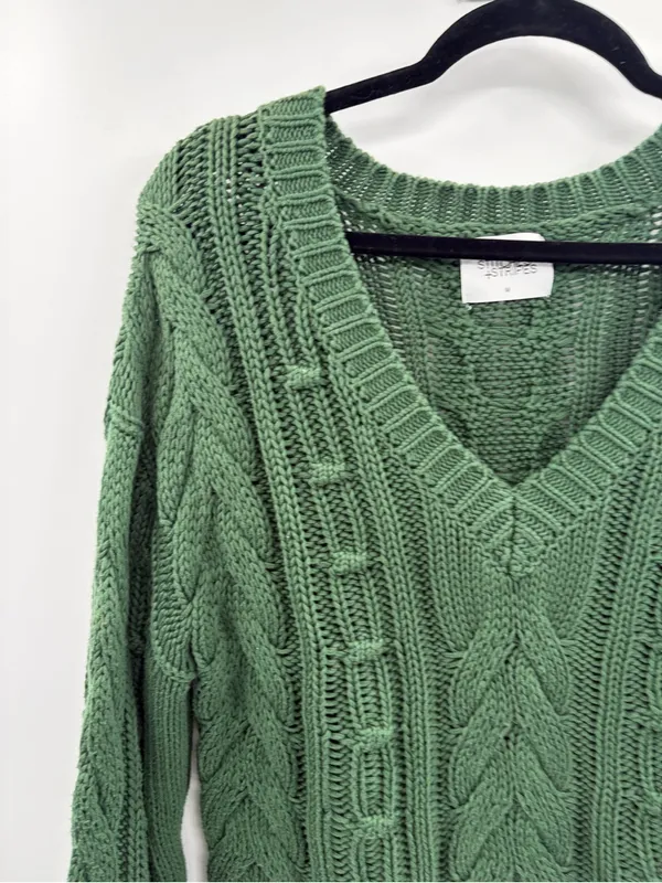 Stitches and stripes v neck cable knit long sleeve sweater size medium - Image 4