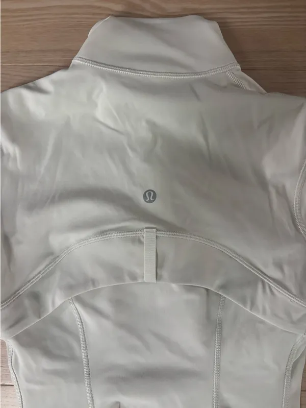 Cream Lululemon jacket and leggings set  - Image 6